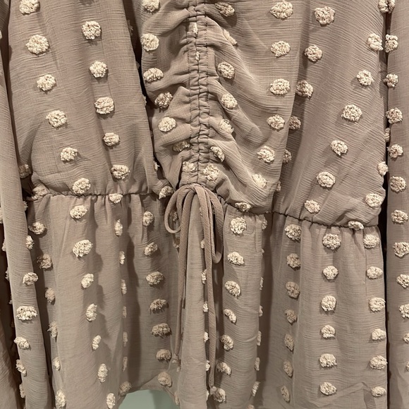 Maurice’s Blouse with Dot Details - Picture 5 of 5